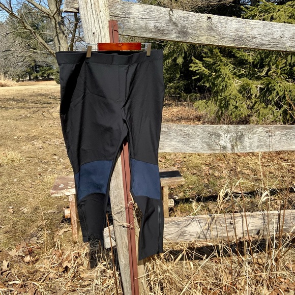 Gap Stretchy Leggings Size XL in Black/Blue with Zippers as new - Picture 3 of 3